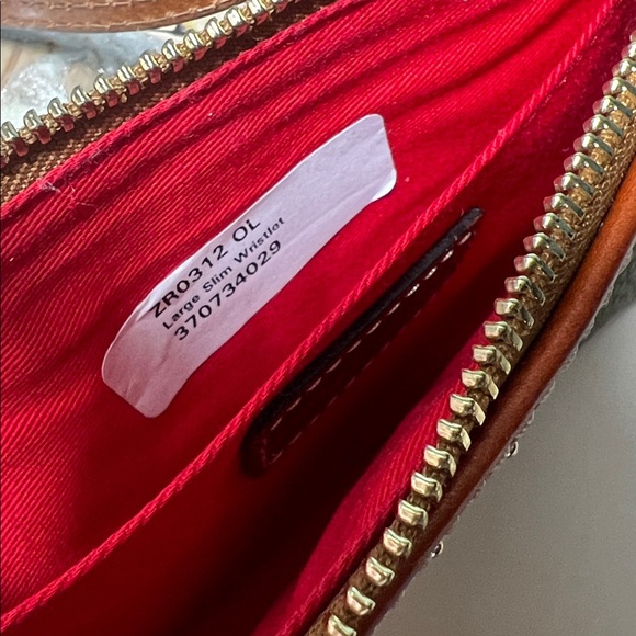 🦆 DOONEY & BOURKE LARGE SLIM OLIVE AND BROWN TWO TONE LEATHER WRISTLET BAG